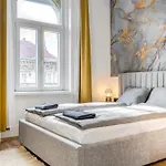 Apartament T29 *